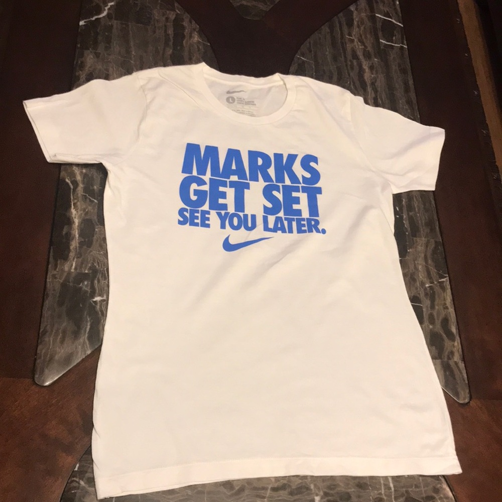 Nike Large Slim Fit White Tee - Picture 1 of 5